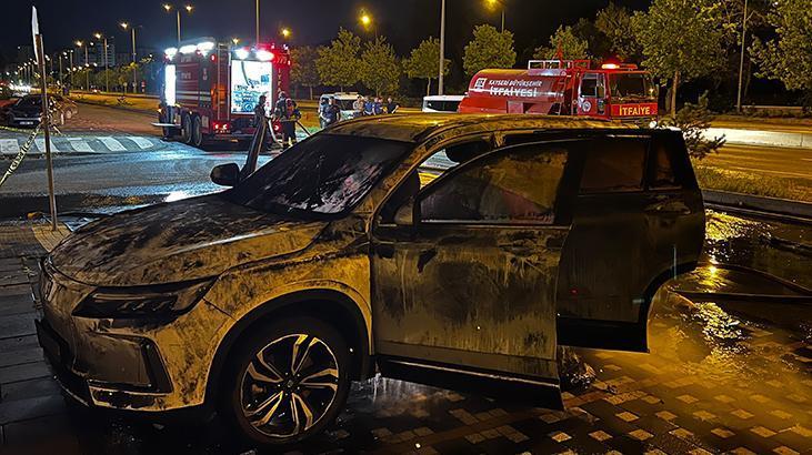 Şarj istasyonundaki elektrik araç alev alev yandı Haber gorseli