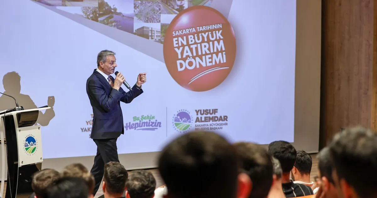 Başkan Alemdar Sakaryalı gençlerle AKM’de buluştu Img