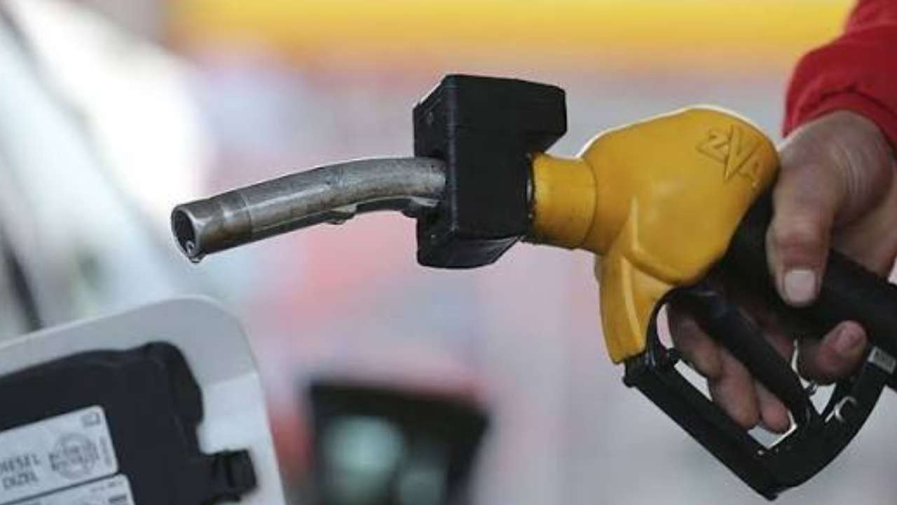 Motorin ve benzine tek kalemde inanılmaz zam! Tabelayı gören inanamadı Motorin ve benzine tek kalemde inanilmaz zam tabelayi goren inanamadi sw87Vahx